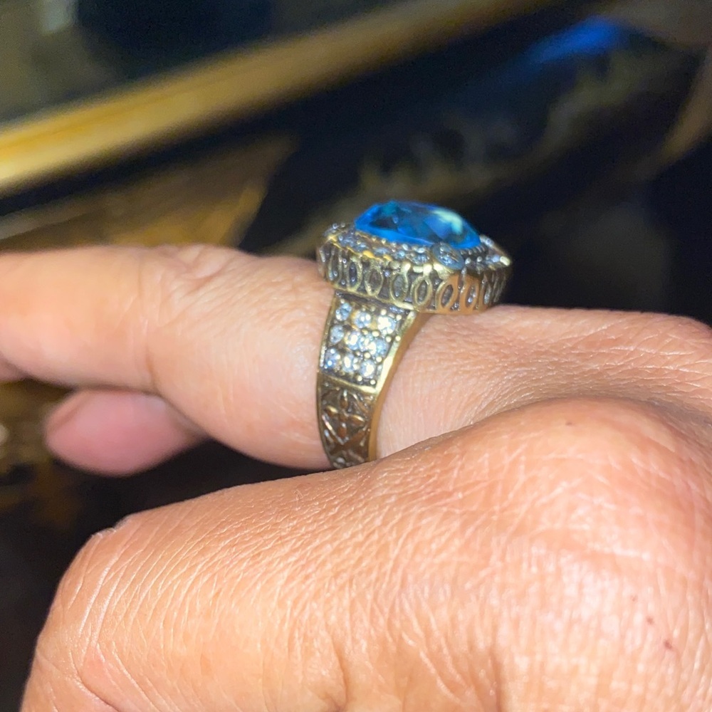 Heidi Daus Blue Crystal and Gold Statement Ring Size 9 (Bracelet not included) - Picture 10 of 10